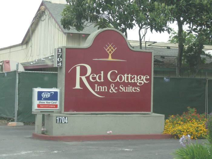 Red Cottage Inn Suites In Menlo Park California United States